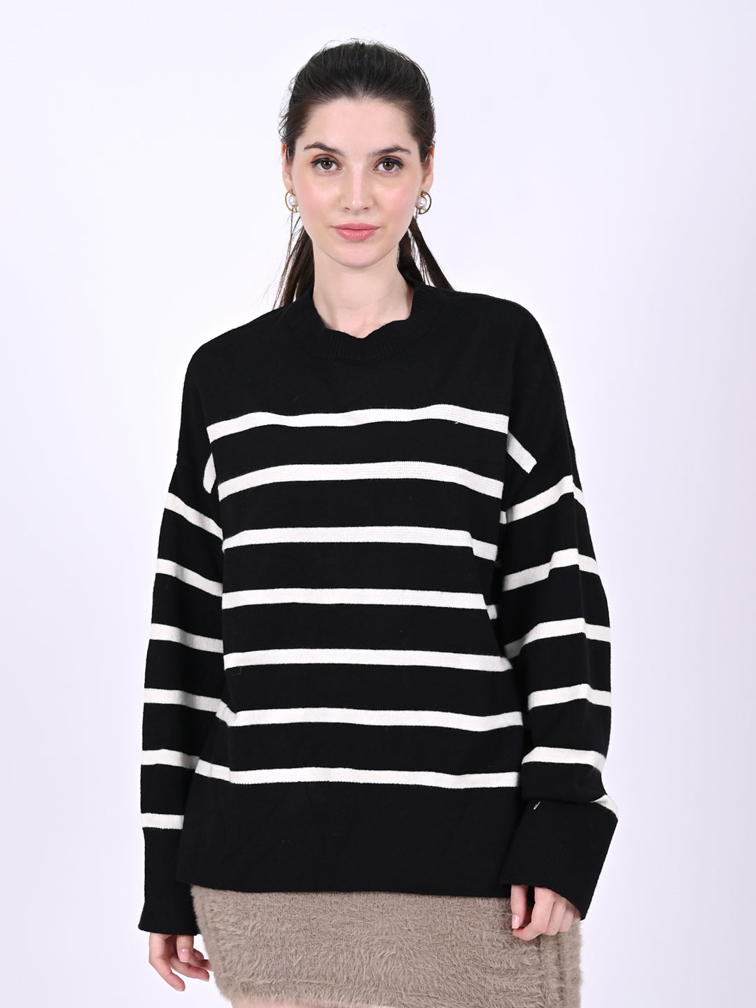 Viscose Round Neck with Full Sleeve dropped shoulders Rib-Knit Black Sweater