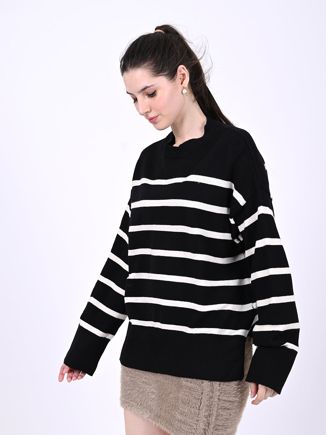 Viscose Round Neck with Full Sleeve dropped shoulders Rib-Knit Black Sweater