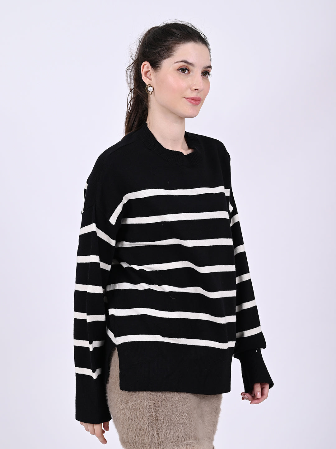 Viscose Round Neck with Full Sleeve dropped shoulders Rib-Knit Black Sweater