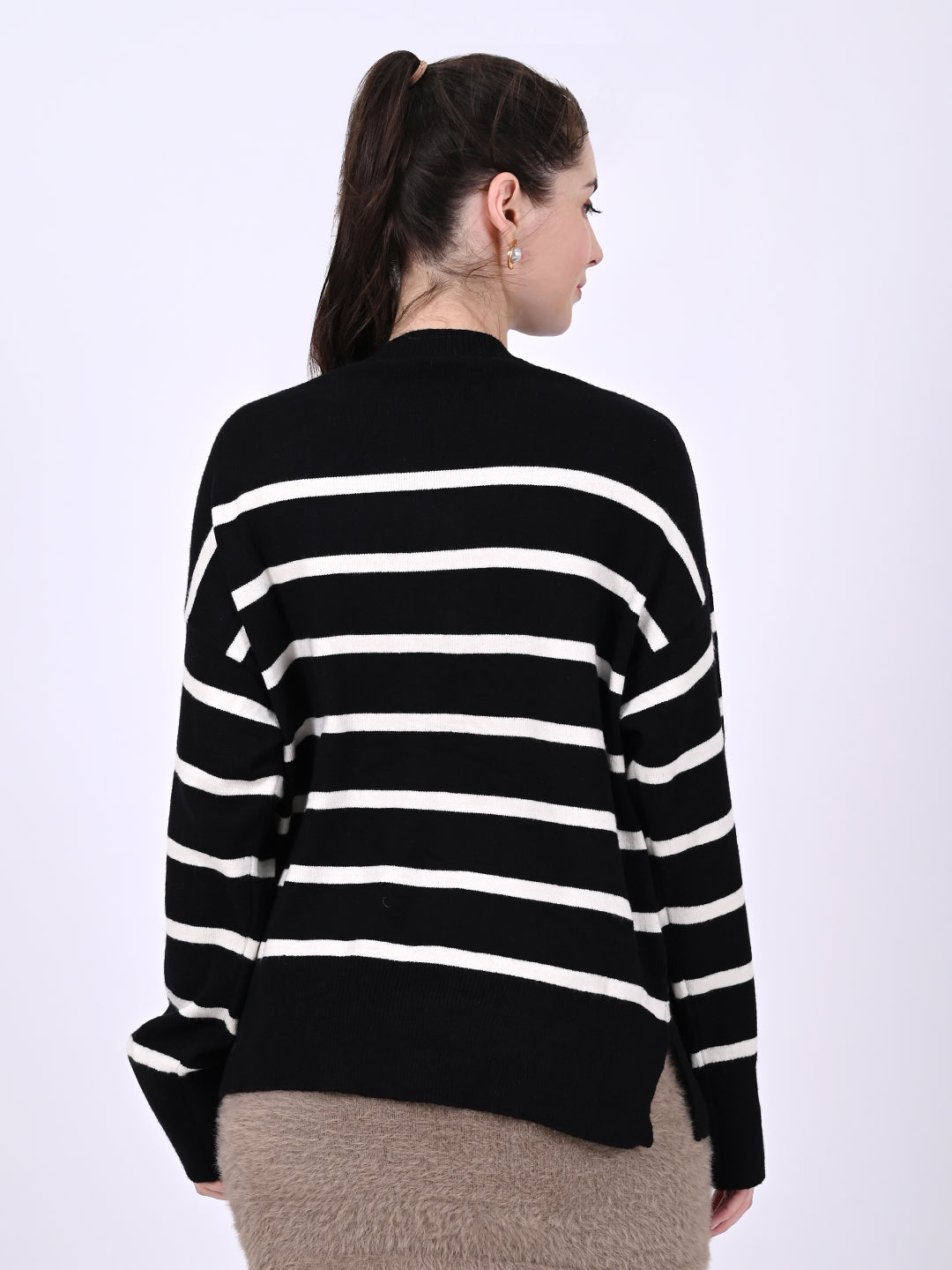 Viscose Round Neck with Full Sleeve dropped shoulders Rib-Knit Black Sweater