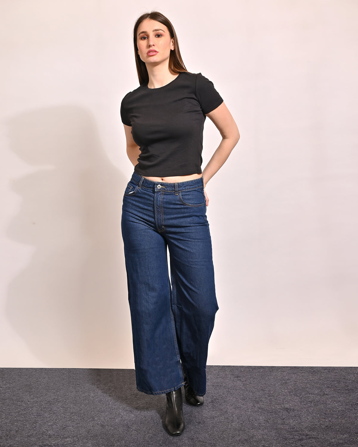 Acrylic Round Neck with Short Sleeve Black Crop Top
