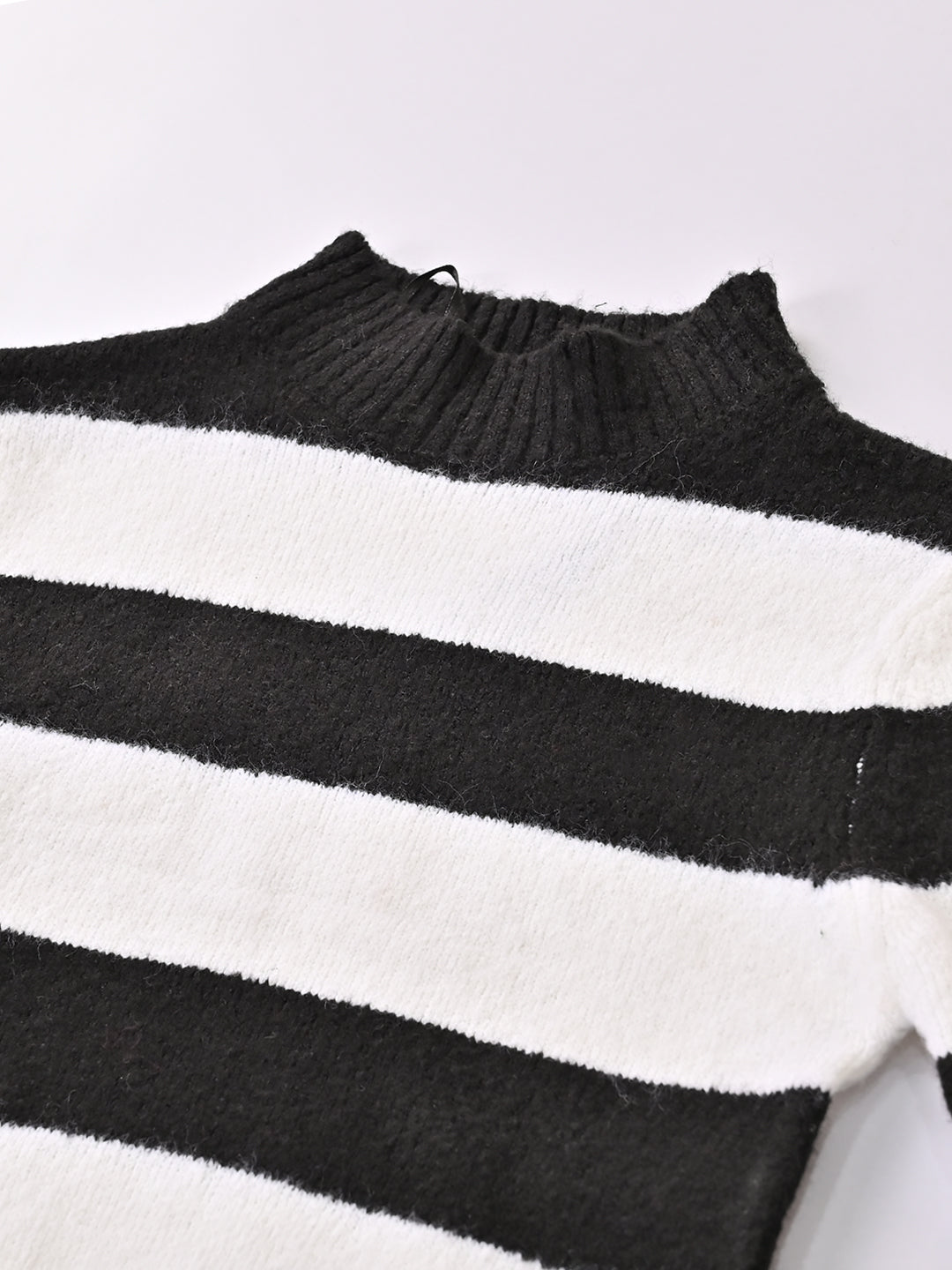 Acrylic Black and white Striped Cropped Black Sweater'Sweatshirt