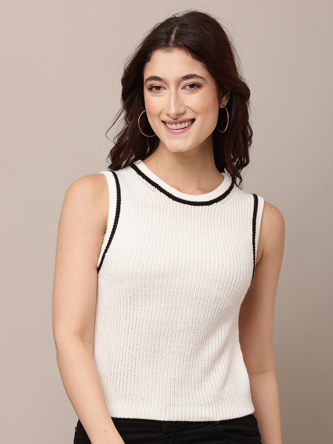 Acrylic Sleeveless with Round-Neck White Sweater Vest