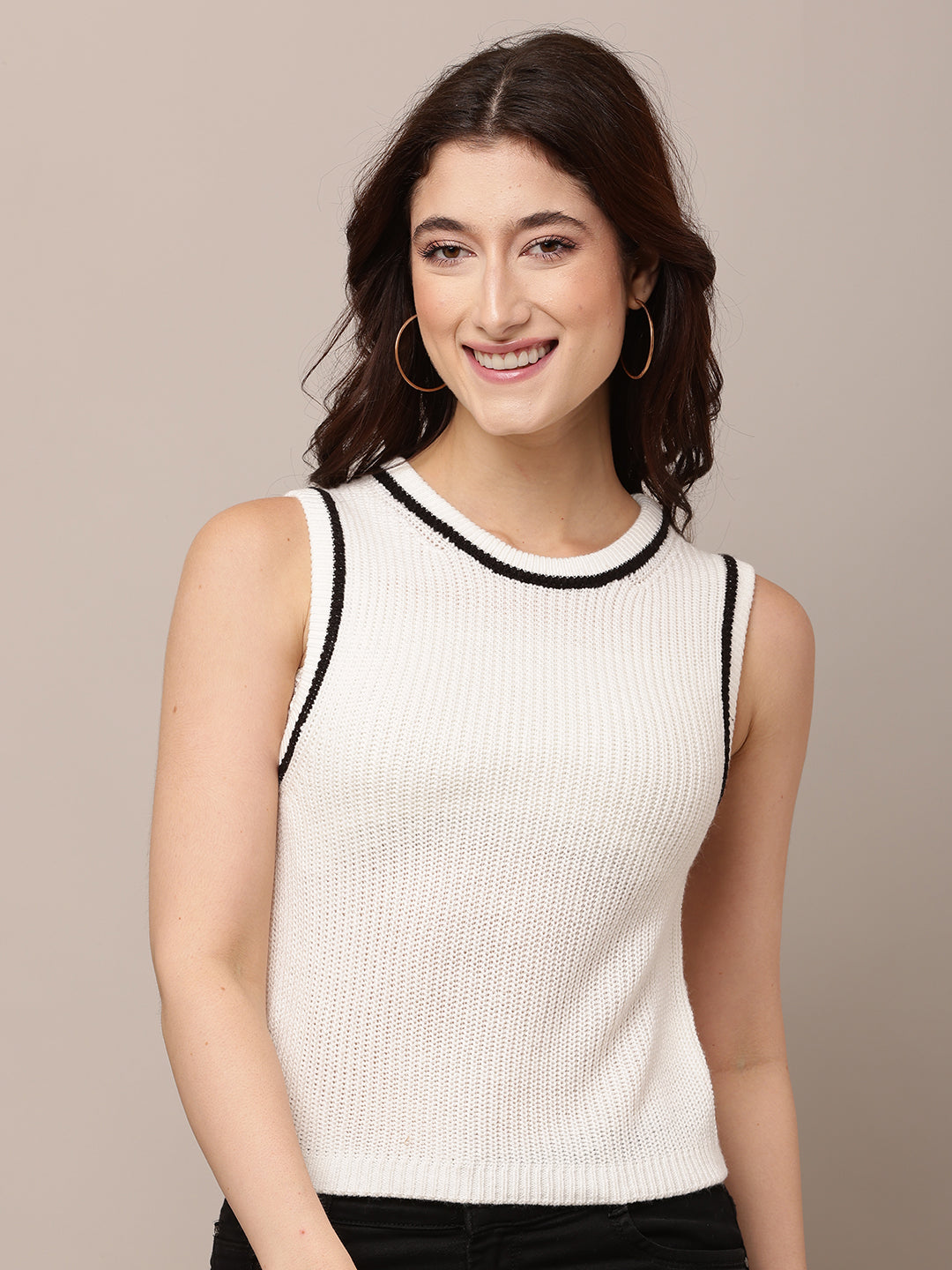 Acrylic Sleeveless with Round-Neck White Sweater Vest