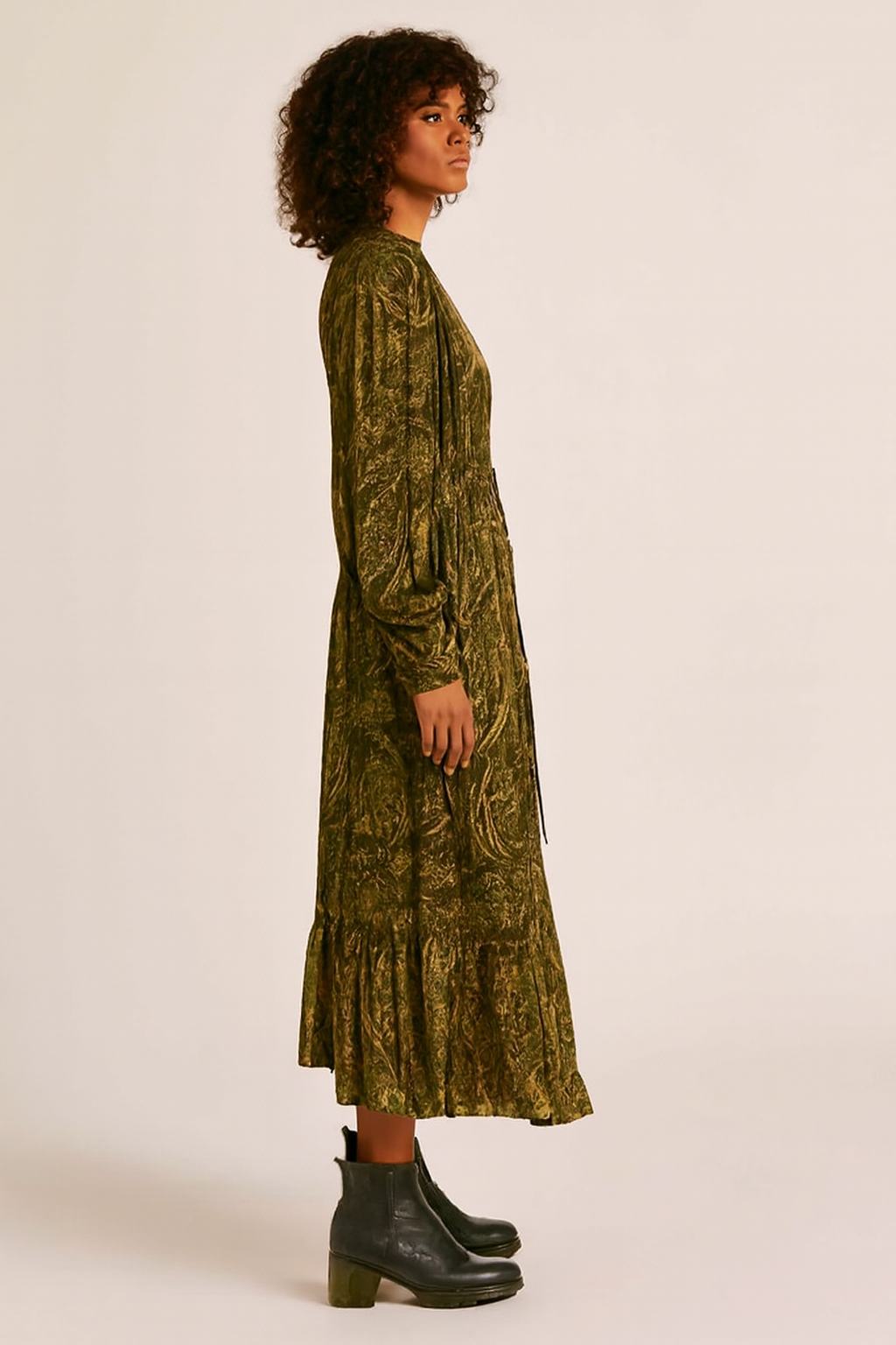 Polyester Green & Gold Printed Maxi Dress with V-Neck and Full Sleeves