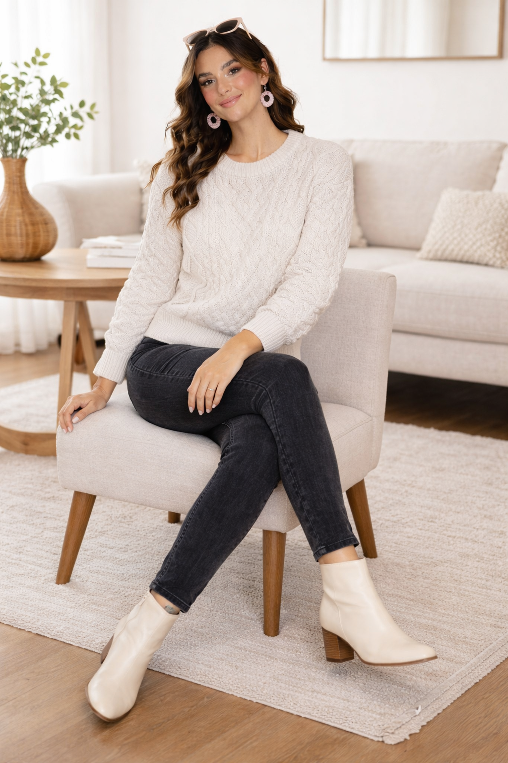 White 100% Acrylic Cable Knit Round Neck Full Sleeve Sweater